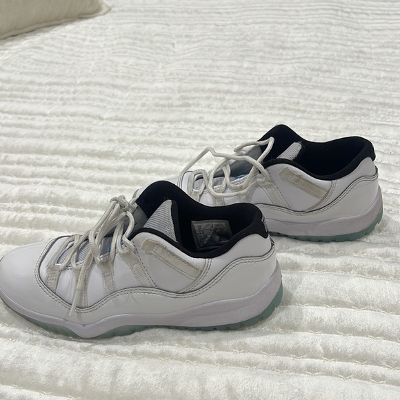 Jordan 11 Retro Low Legend Blue GS Kids White Blue Casual Sneakers 5289896-117 - Picture 9 of 9